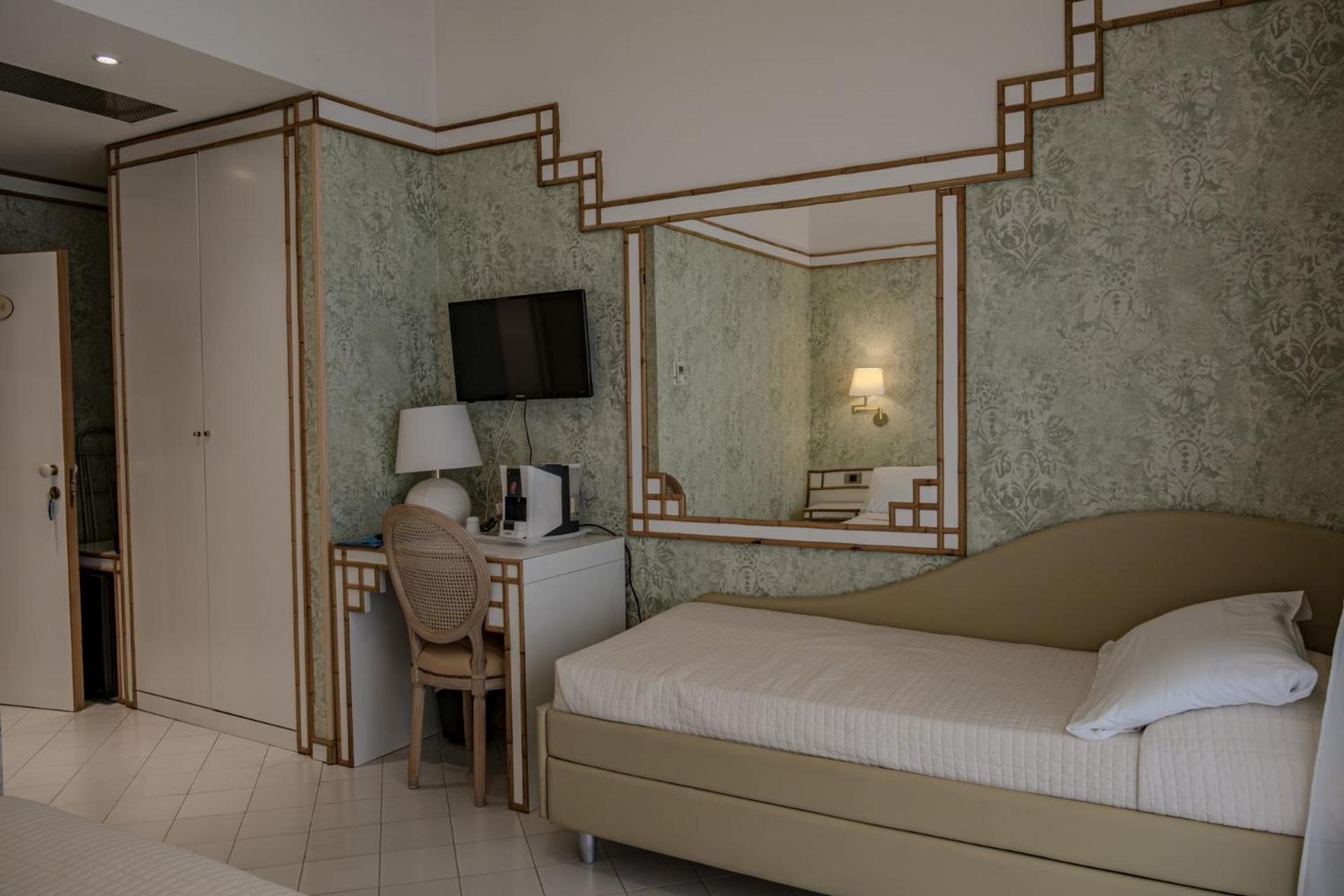 Hotel President - Vintage Hotel In Centro Riccione Exterior foto