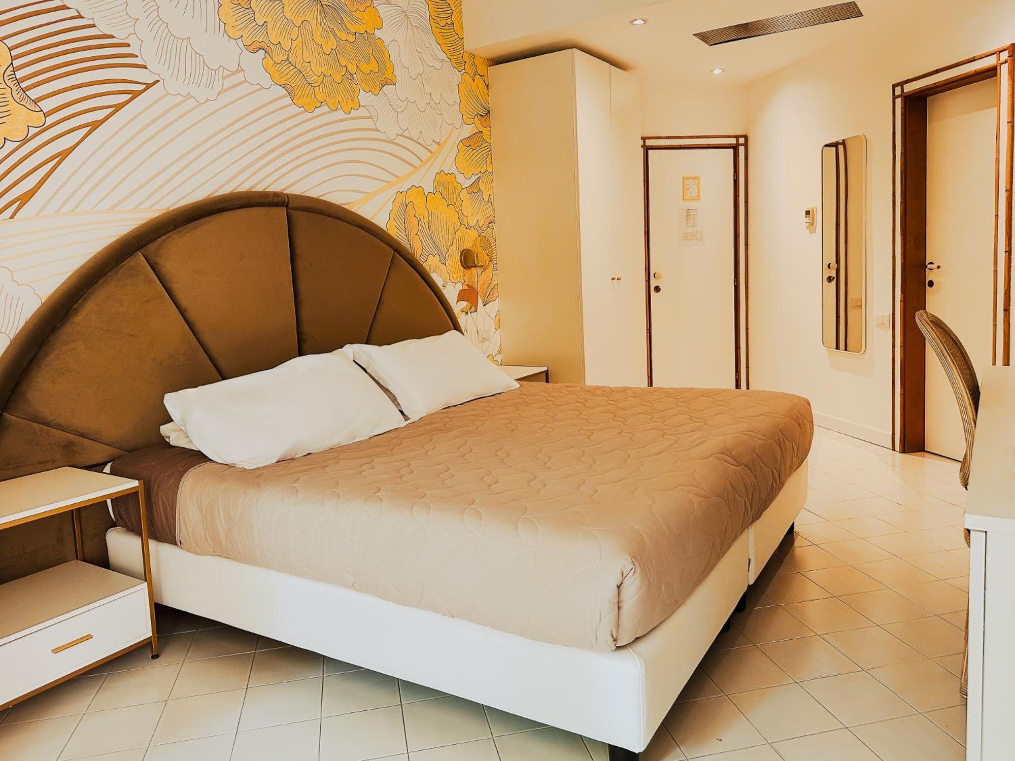 Hotel President - Vintage Hotel In Centro Riccione Exterior foto