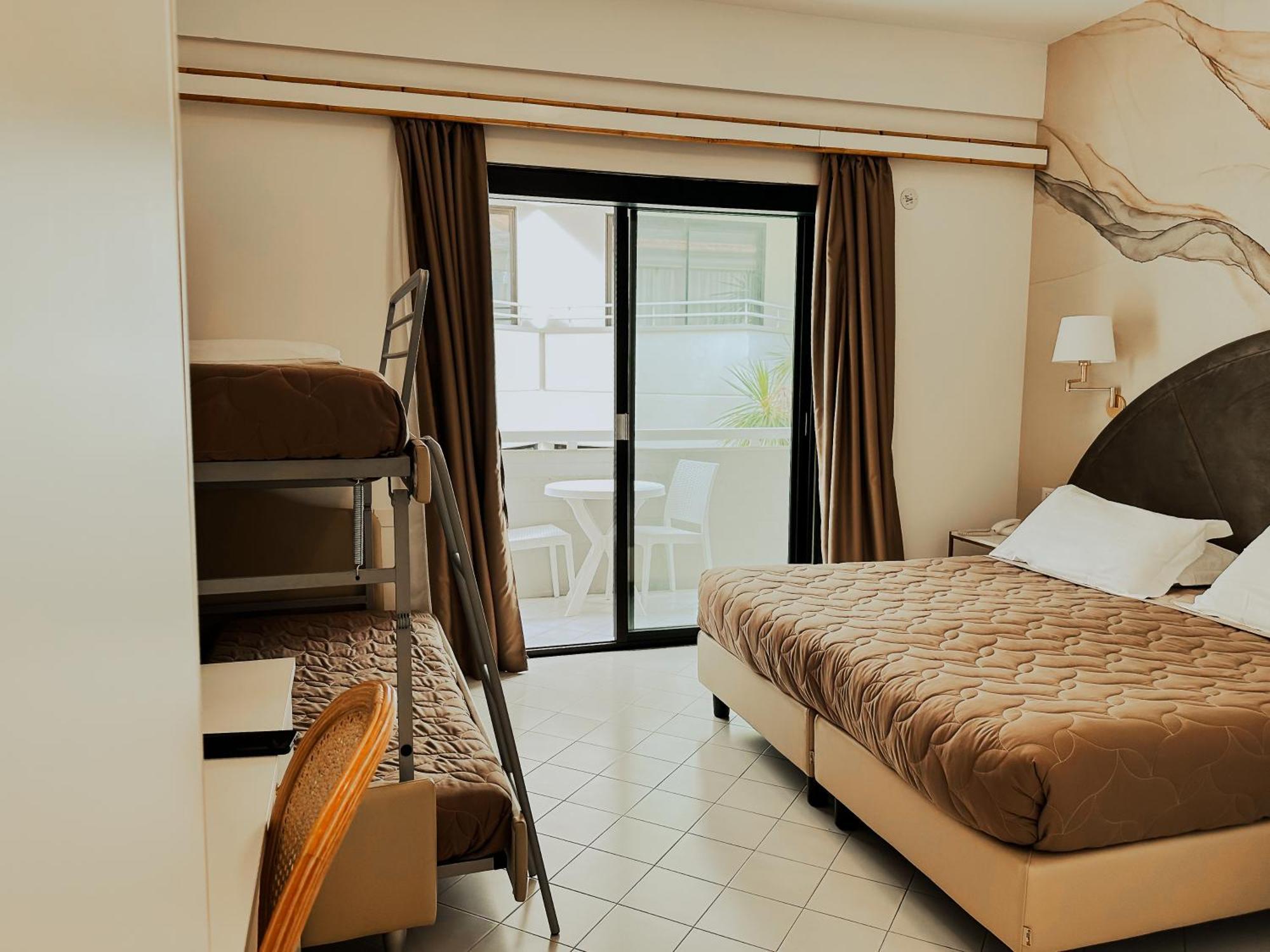 Hotel President - Vintage Hotel In Centro Riccione Exterior foto