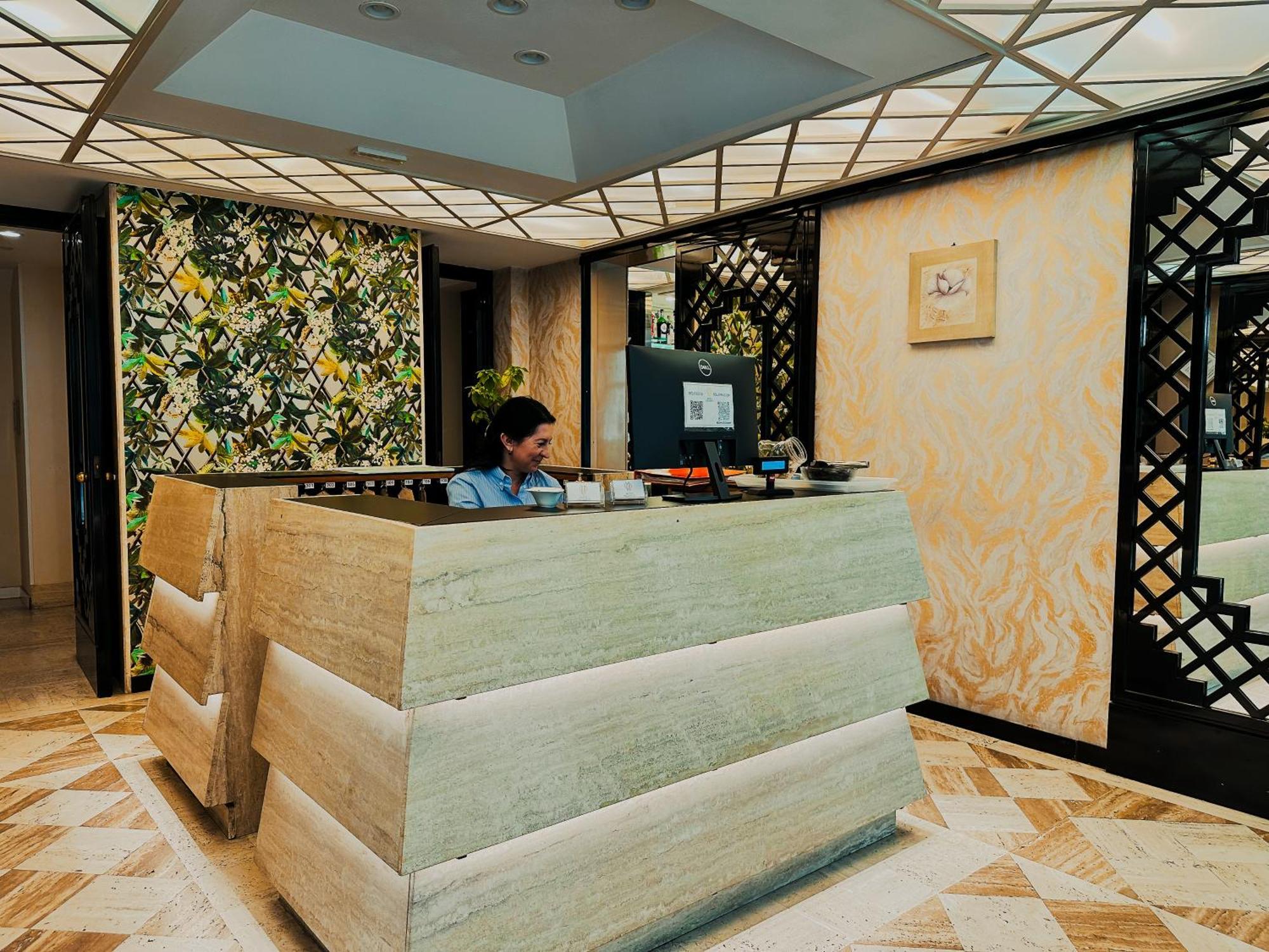 Hotel President - Vintage Hotel In Centro Riccione Exterior foto