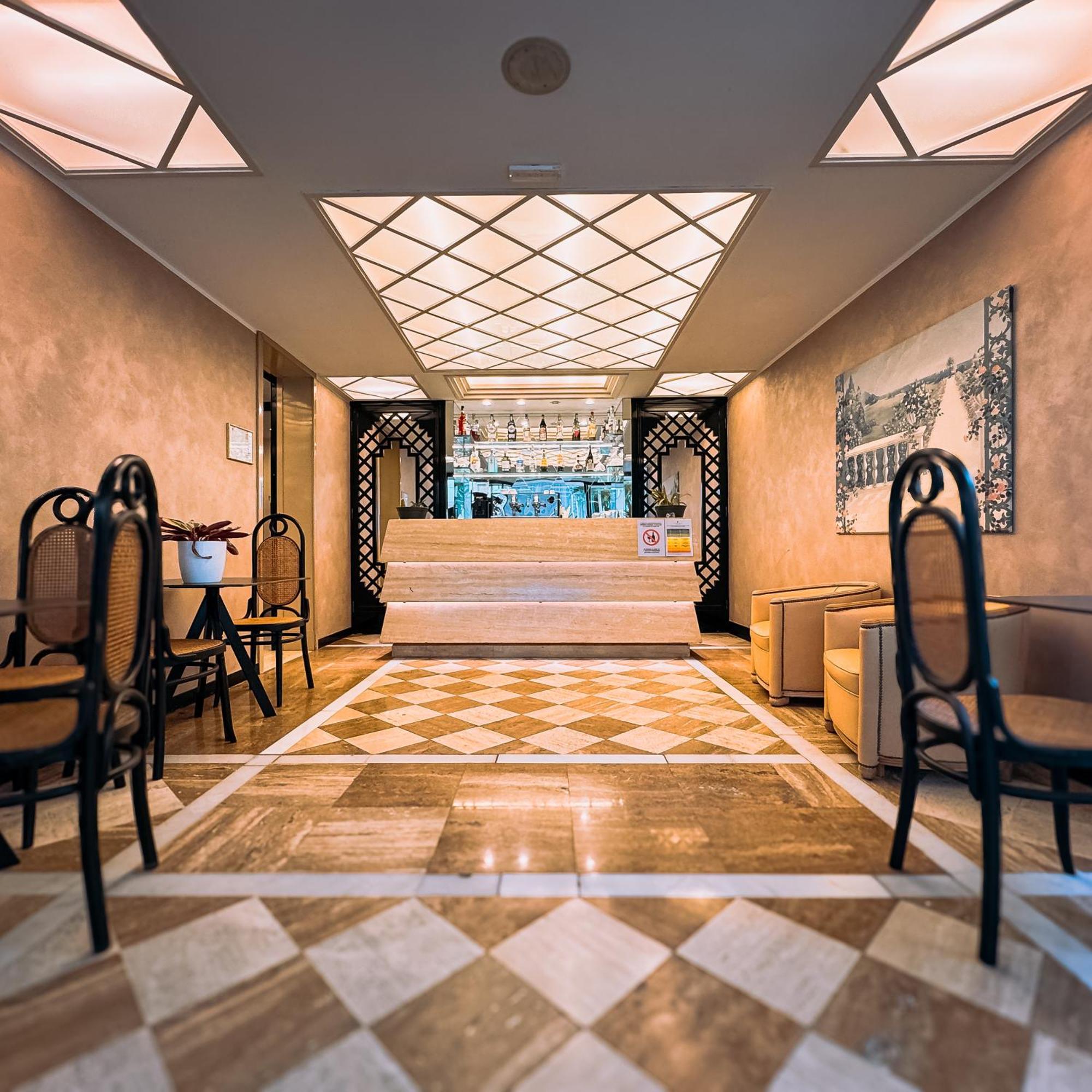 Hotel President - Vintage Hotel In Centro Riccione Exterior foto